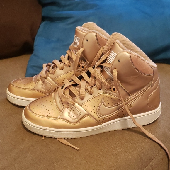 Nike Shoes - Nike Shoes